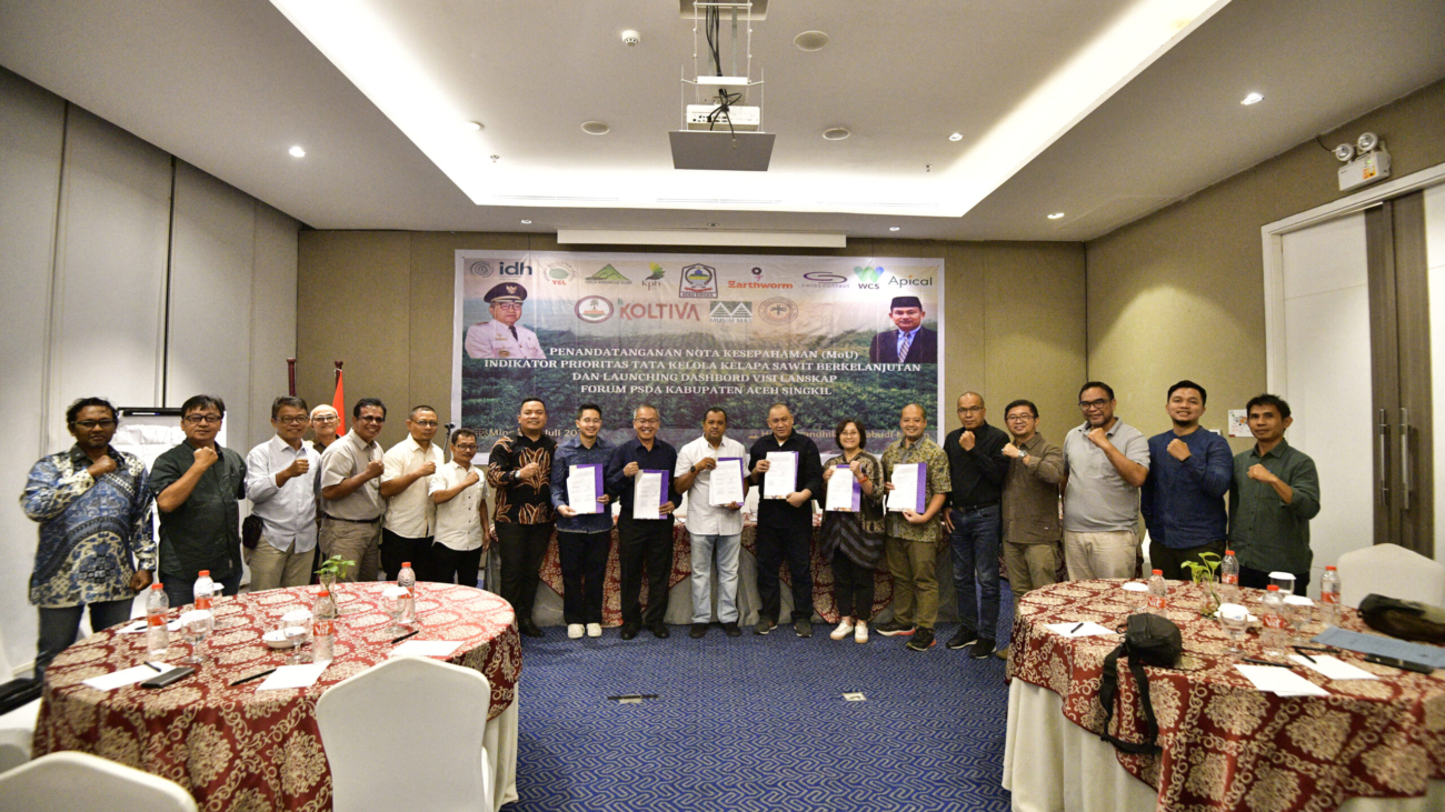01.-MoU-Signing-between-the-Government-of-Aceh-Singkil-Regency-and-Stakeholders-Including-KOLTIVA-as-a-Commitment-to-the-Sustainable-Palm-Oil-Action-Plan-RAD-KSB
