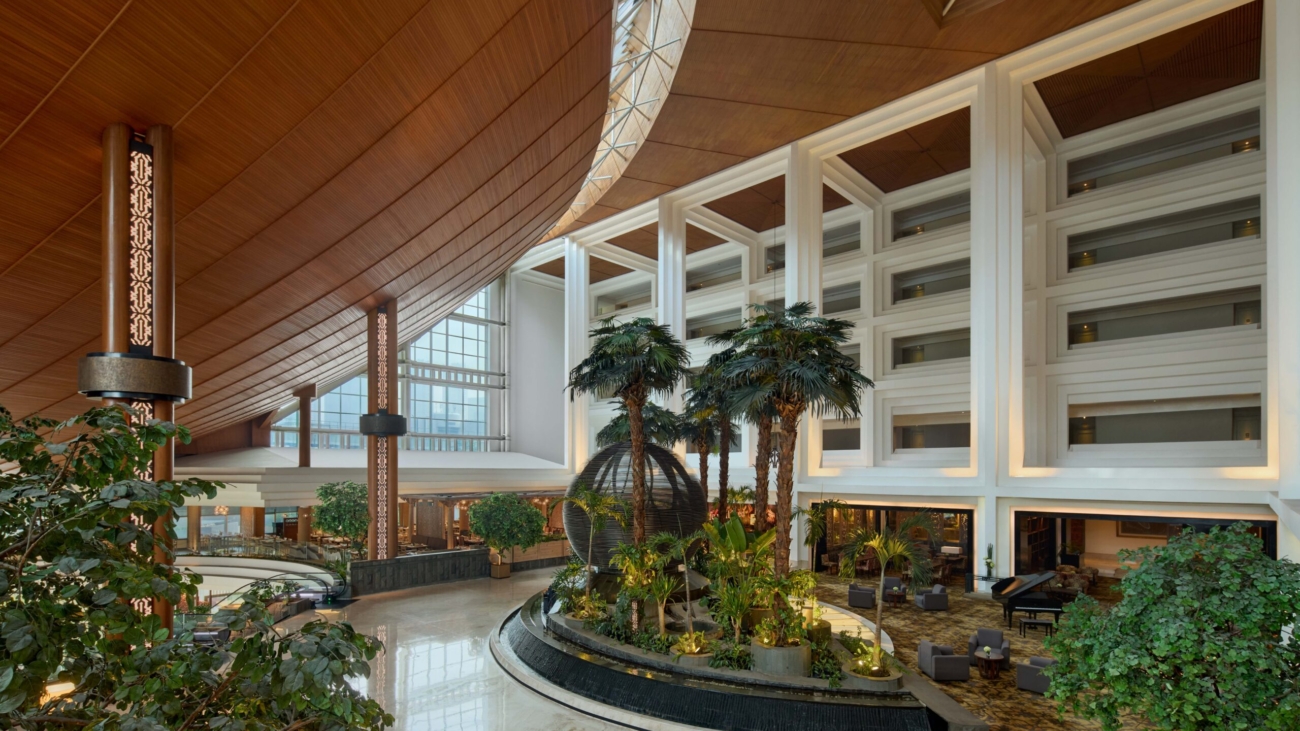 GM - Lobby Lounge